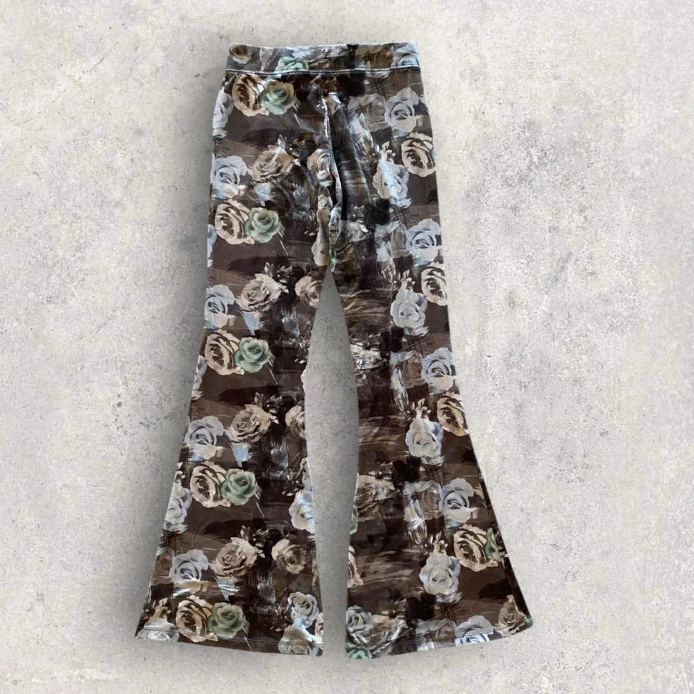Justice Girls Gray & Blue Roses Size 10. Comfortable